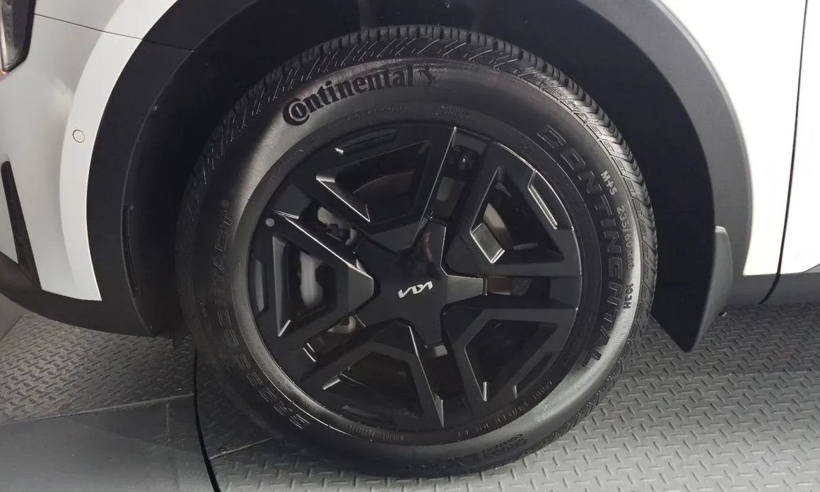 Kia Sorento — фото 6