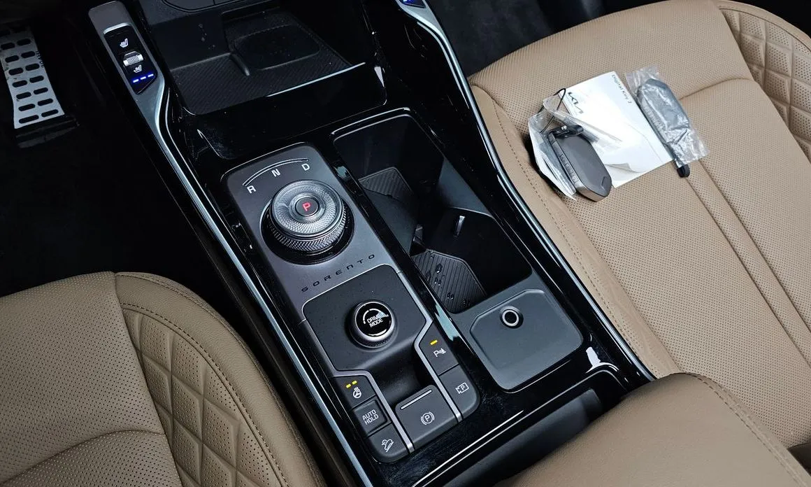 Kia Sorento — фото 7