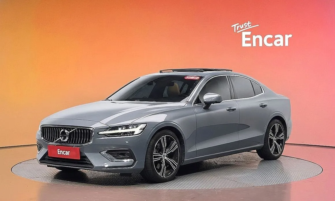 Volvo S60 — фото 1