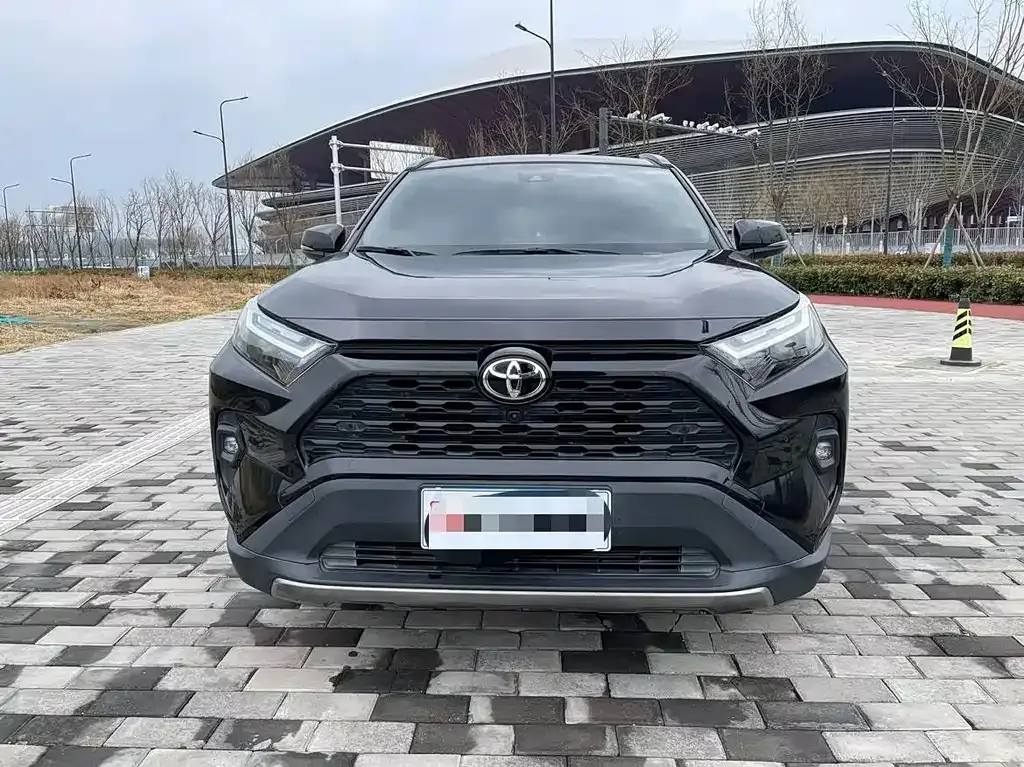 Toyota RAV4 — фото 5