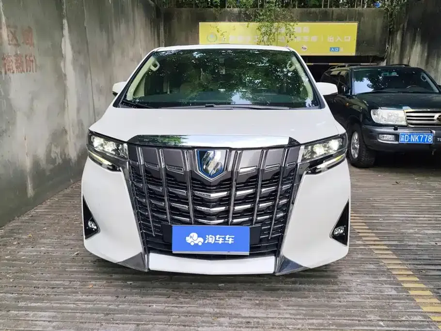 Toyota Alphard — фото 6