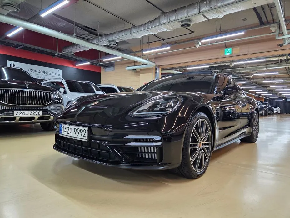Porsche Panamera — фото 1