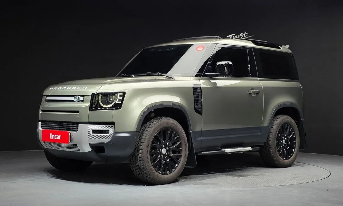 Land Rover Defender — фото 1