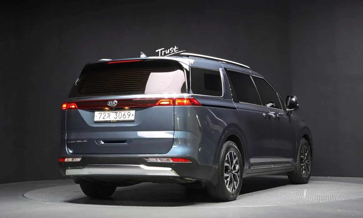 Kia Carnival — фото 5