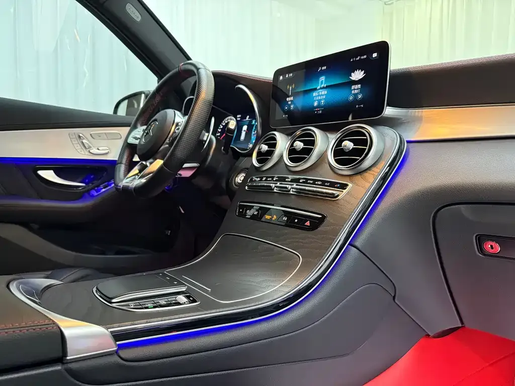 Mercedes-Benz GLC AMG — фото 10