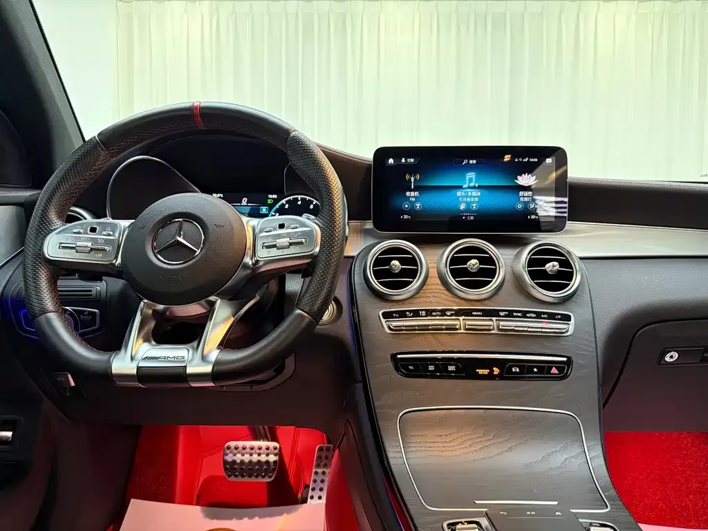 Mercedes-Benz GLC AMG — фото 8