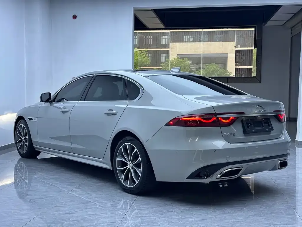 Jaguar XFL — фото 2