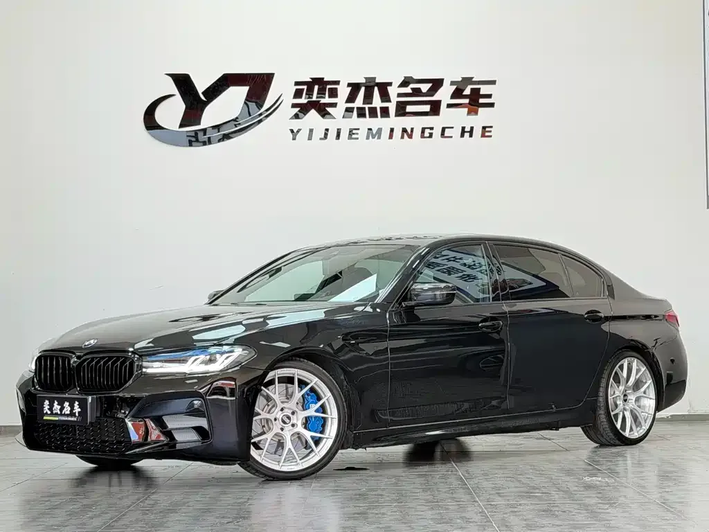 BMW 5 Series — фото 1
