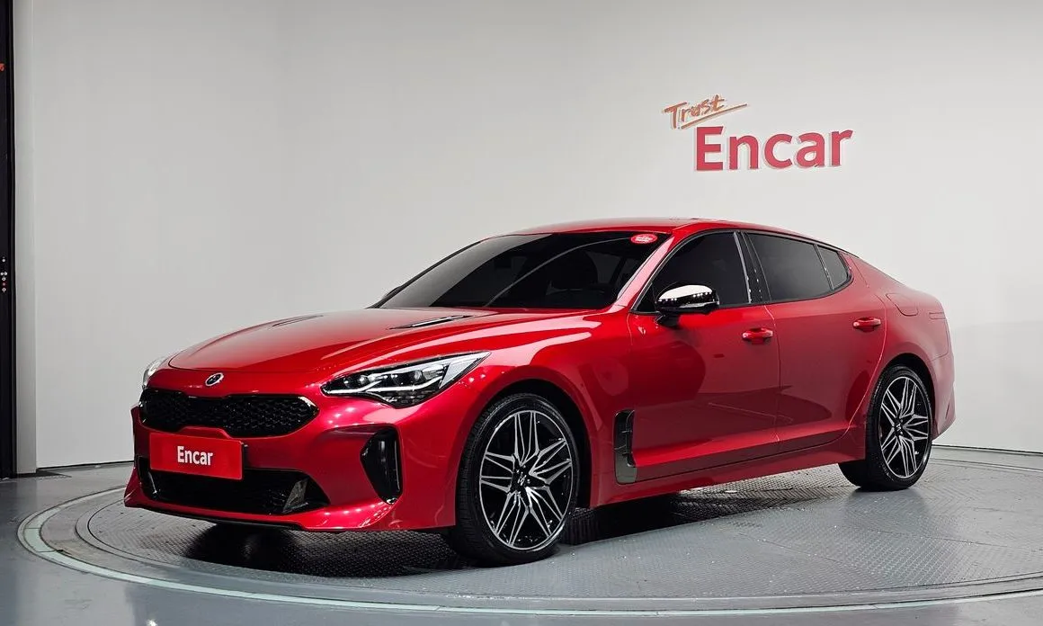 Kia Stinger — фото 1