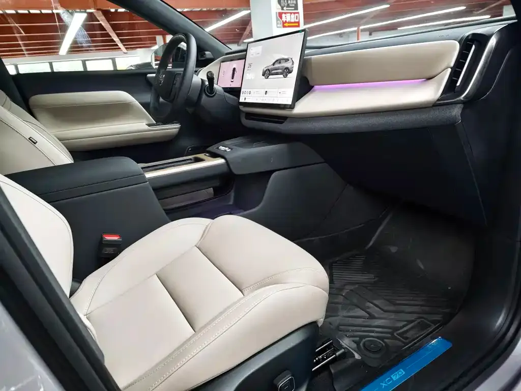 Volvo XC70 Plug-in Hybrid — фото 6