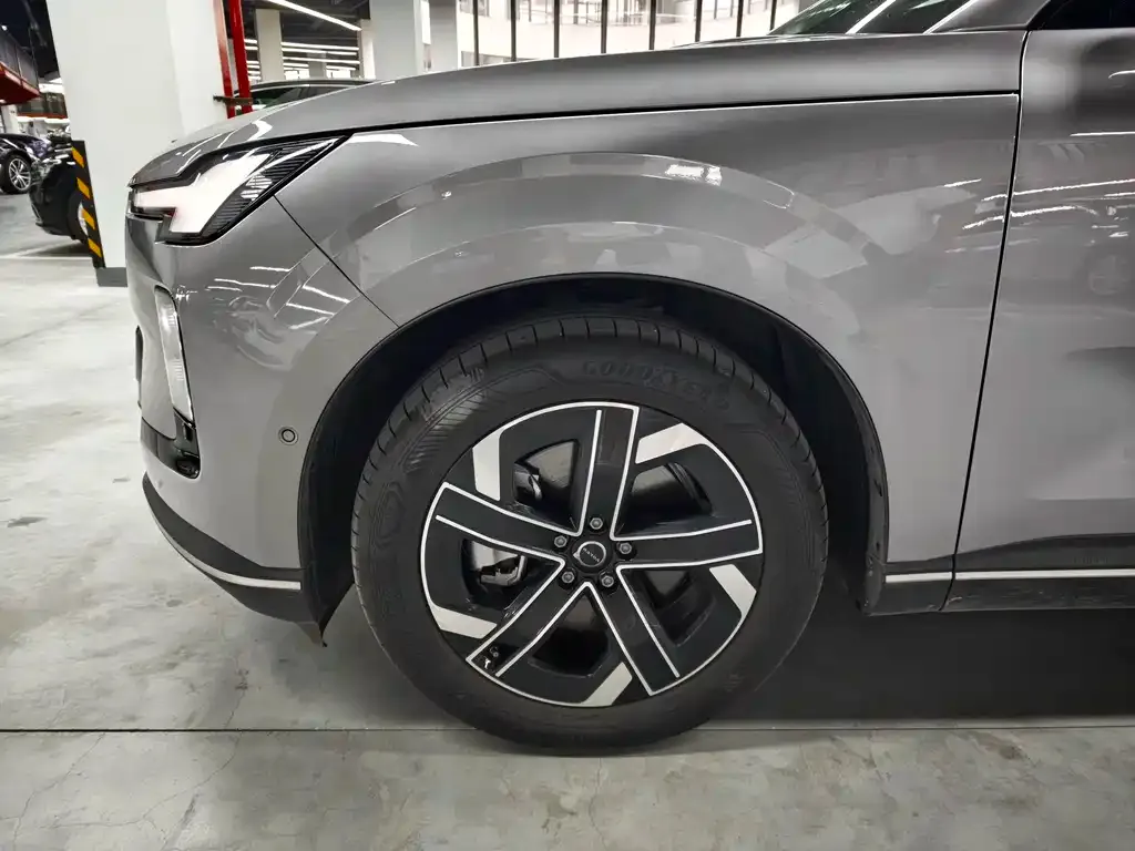 Volvo XC70 Plug-in Hybrid — фото 9