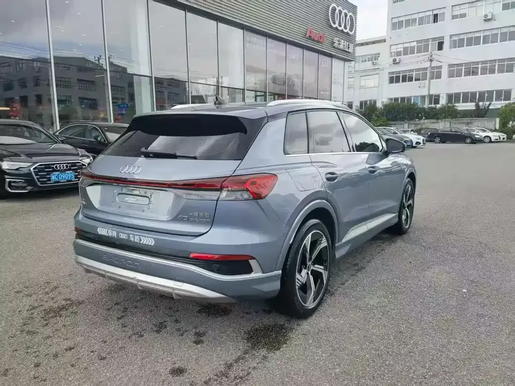 Audi Q4 e-tron — фото 6