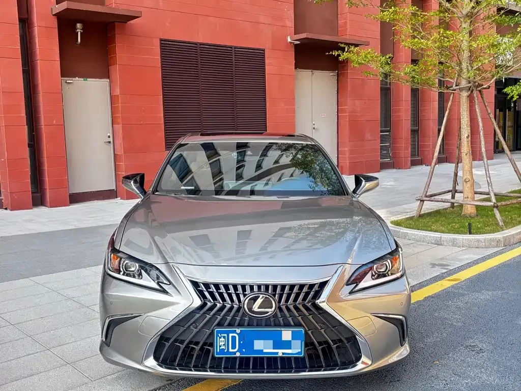 Lexus ES — фото 6