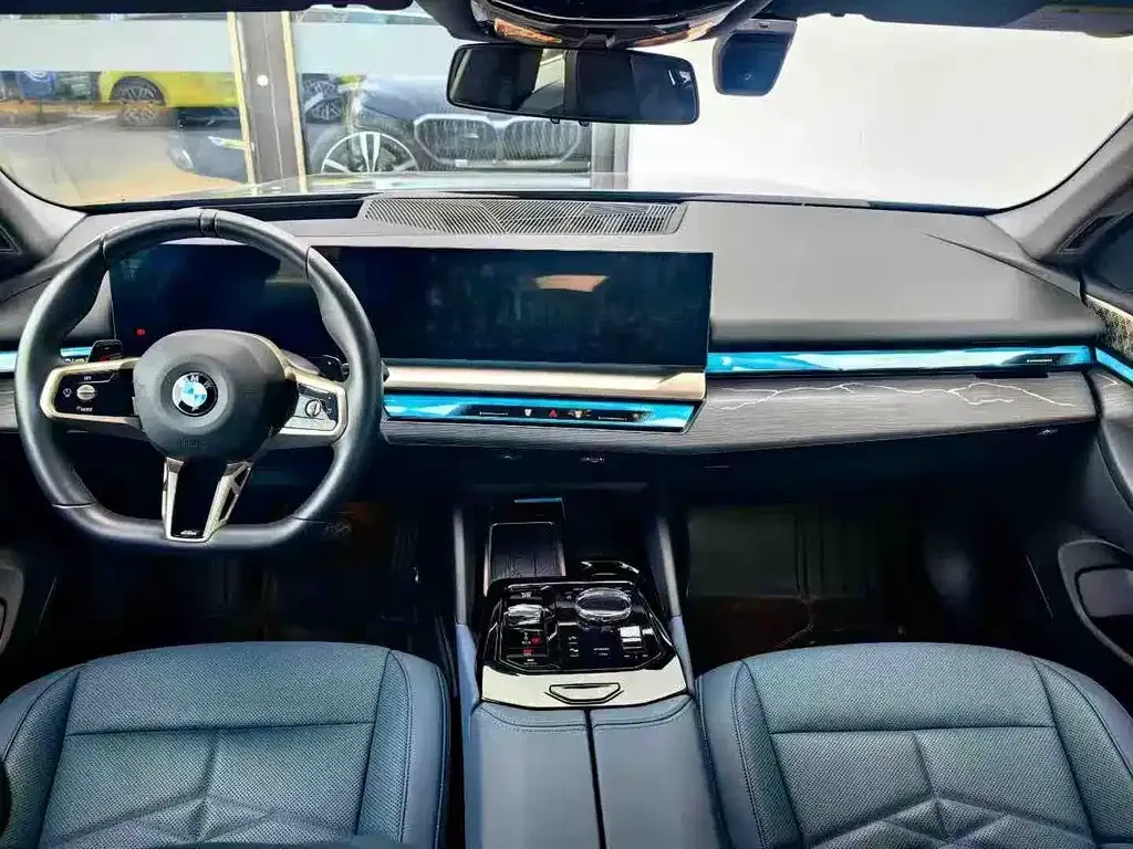BMW 5 Series — фото 6