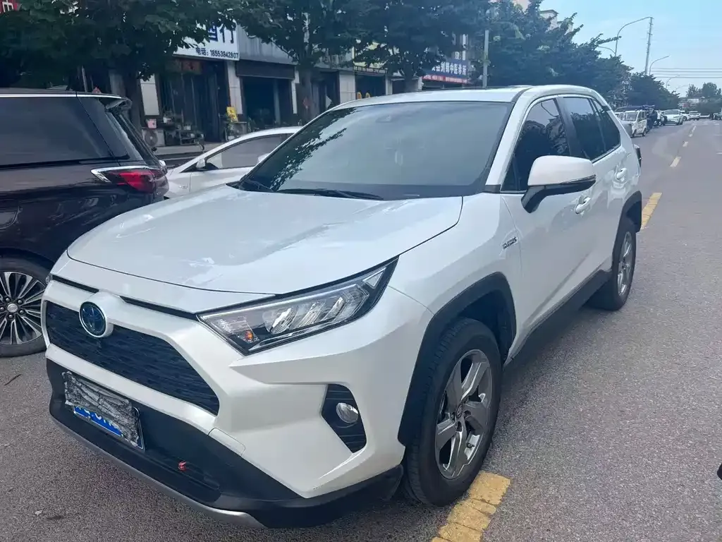 Toyota RAV4 Prime — фото 1