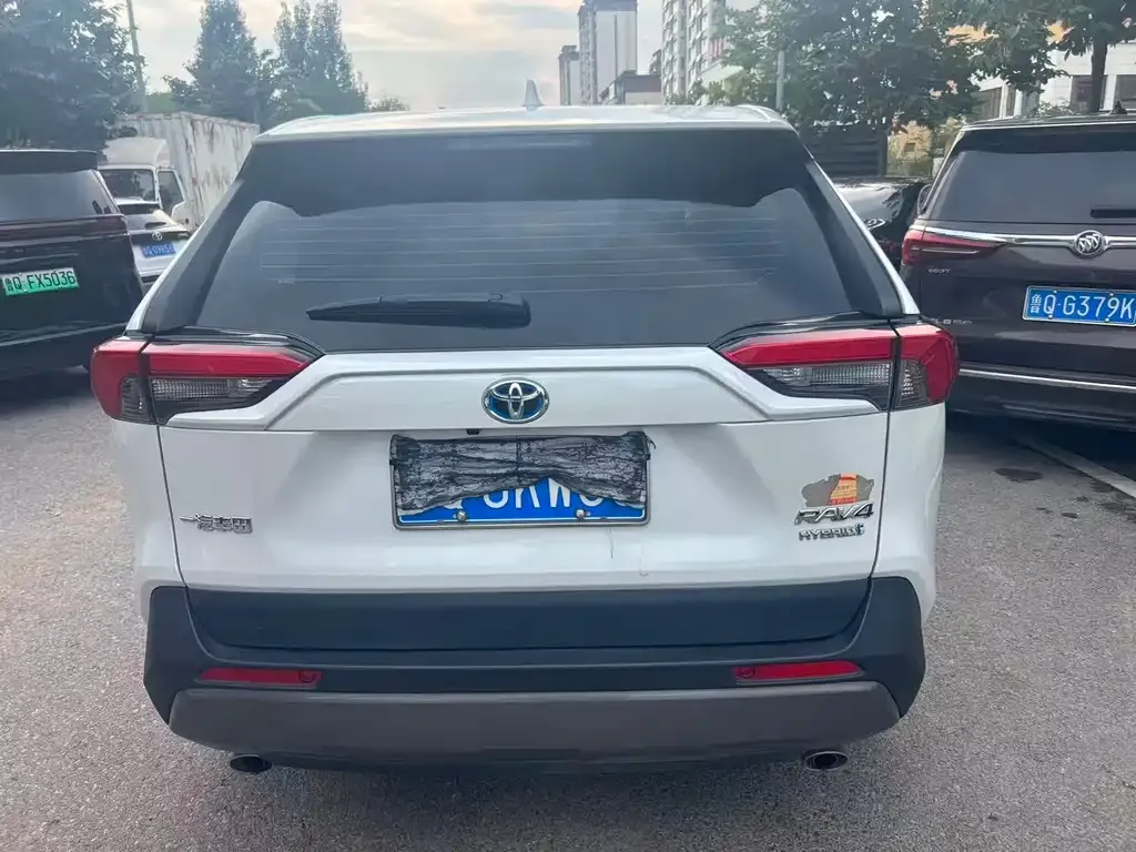 Toyota RAV4 Prime — фото 2