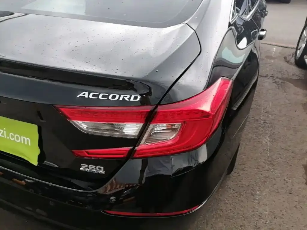 Honda Accord — фото 9