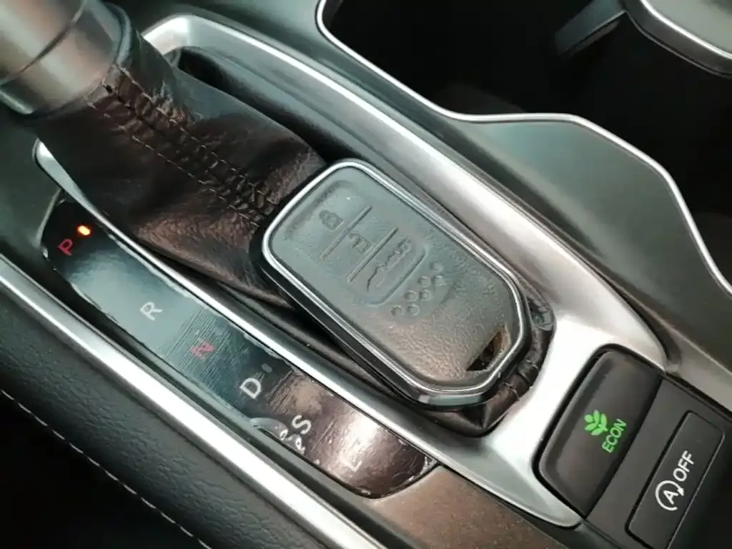 Honda Accord — фото 10