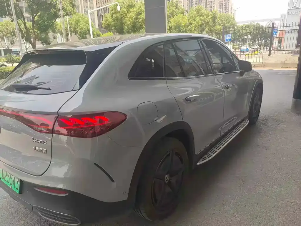 Mercedes-Benz EQE SUV — фото 10