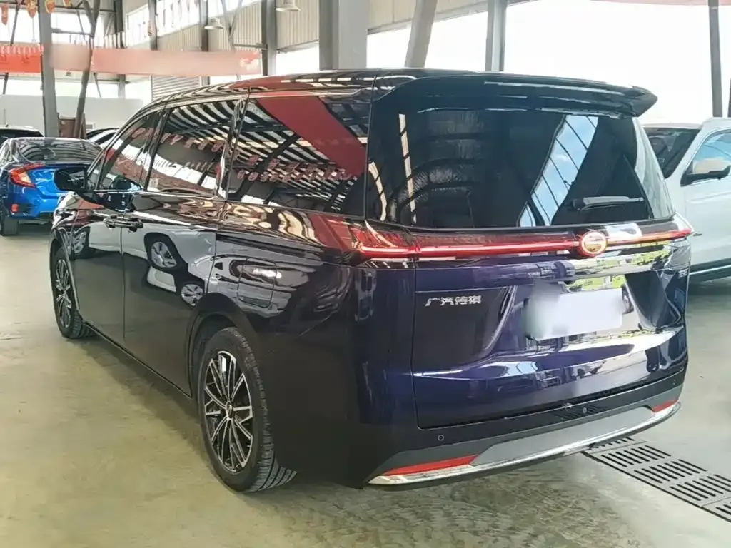 GAC Motor 传祺E8 PHEV — фото 10