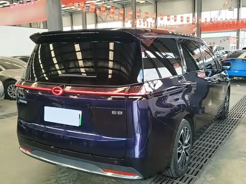 GAC Motor 传祺E8 PHEV — фото 8