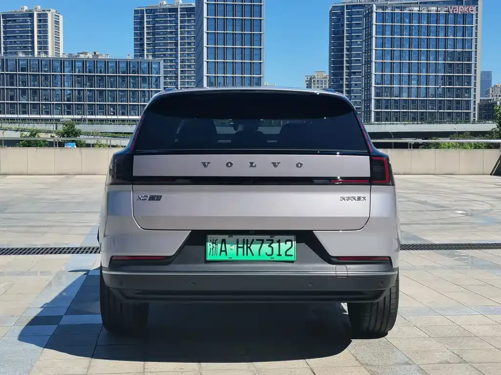 Volvo XC70 Plug-in Hybrid — фото 4