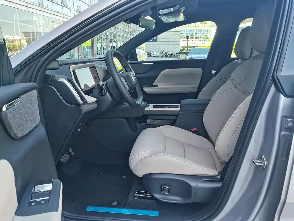 Volvo XC70 Plug-in Hybrid — фото 2