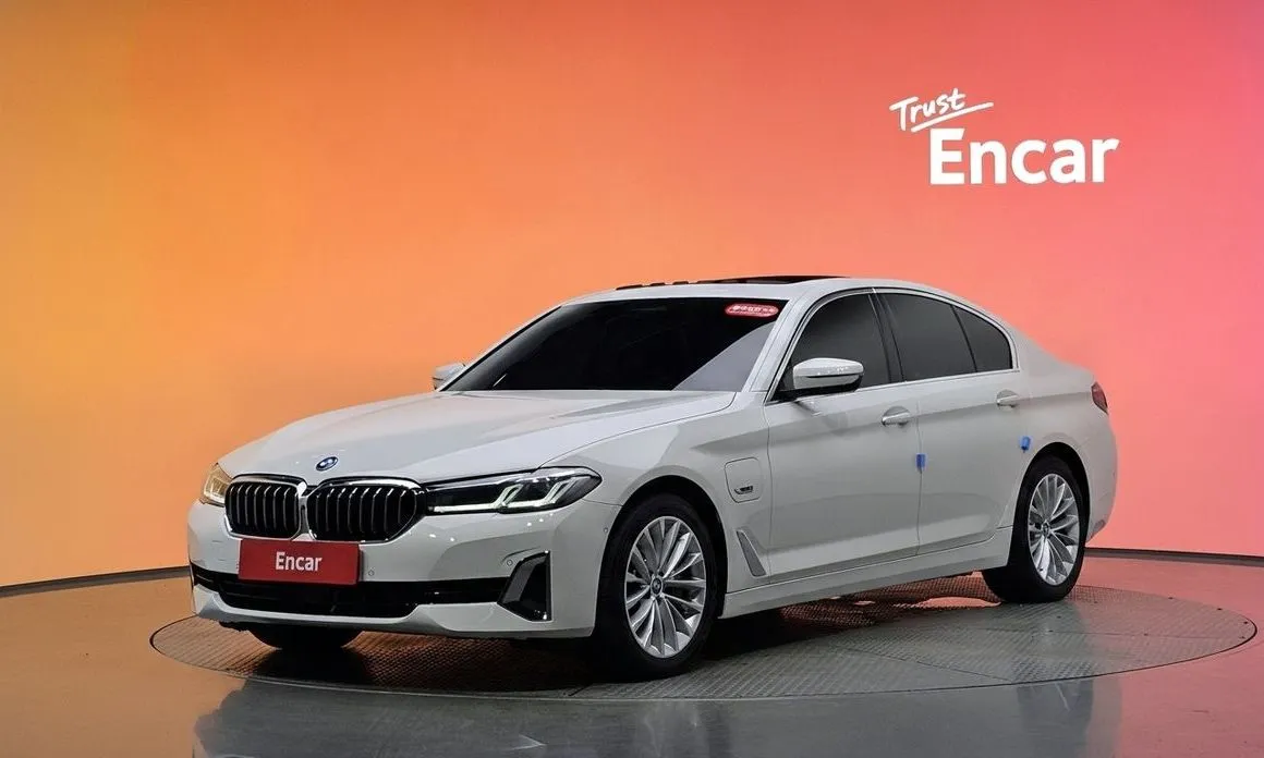 BMW 5-Series — фото 1
