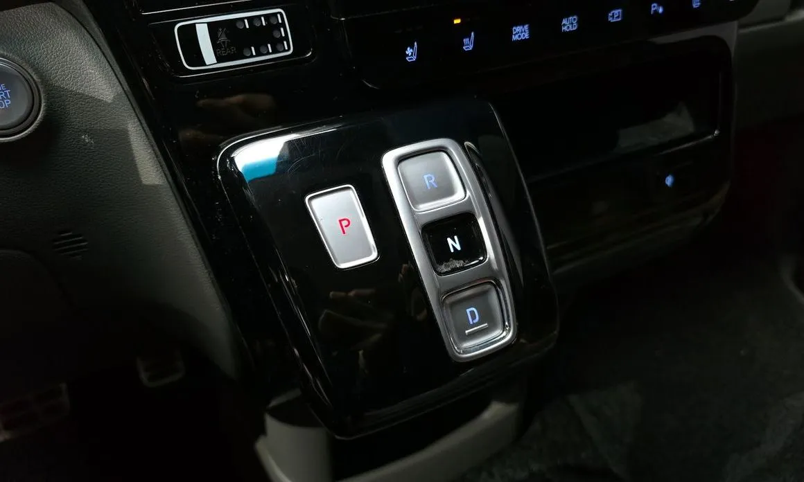 Hyundai Staria — фото 2