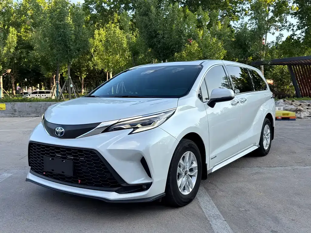 Toyota Granvia — фото 10