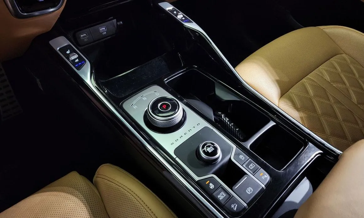 Kia Sorento — фото 7