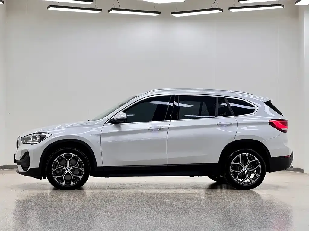 BMW X1 — фото 9