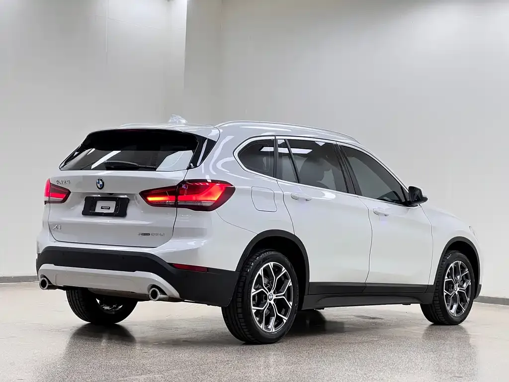 BMW X1 — фото 10