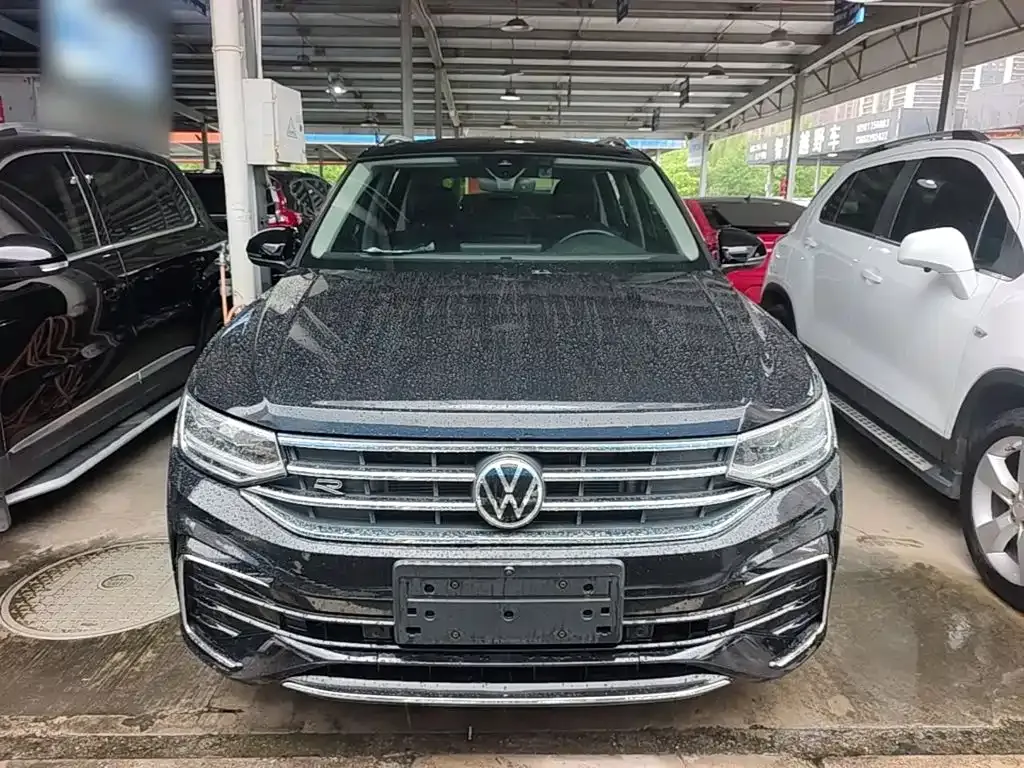 Volkswagen Tiguan L — фото 7