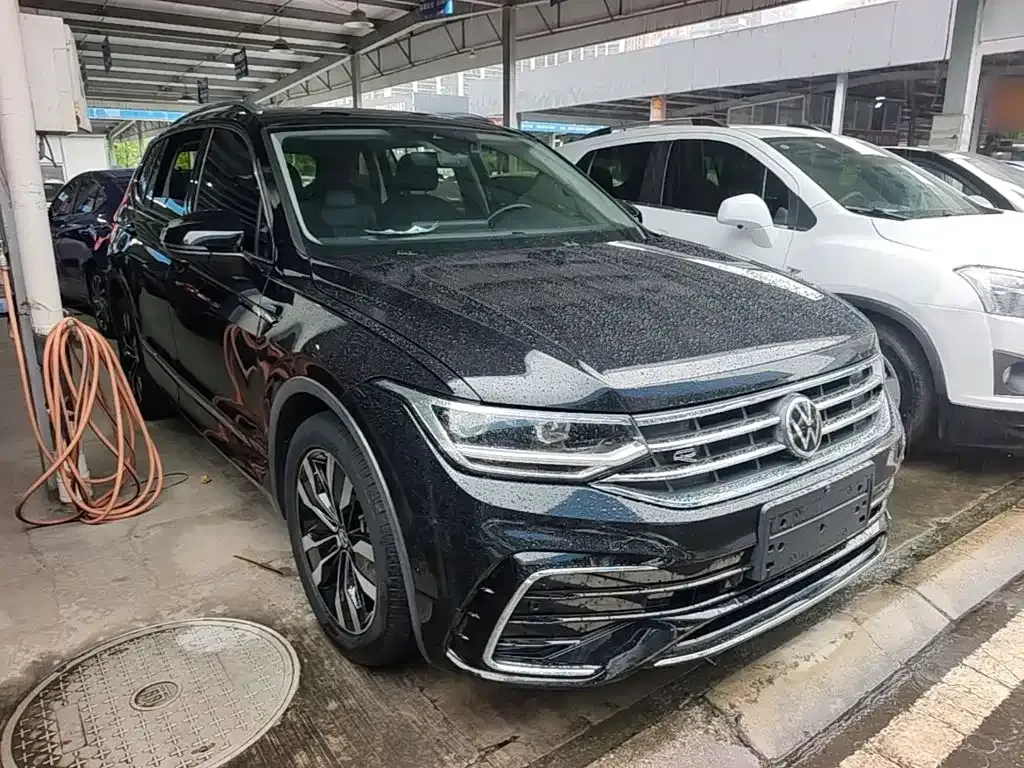 Volkswagen Tiguan L — фото 6