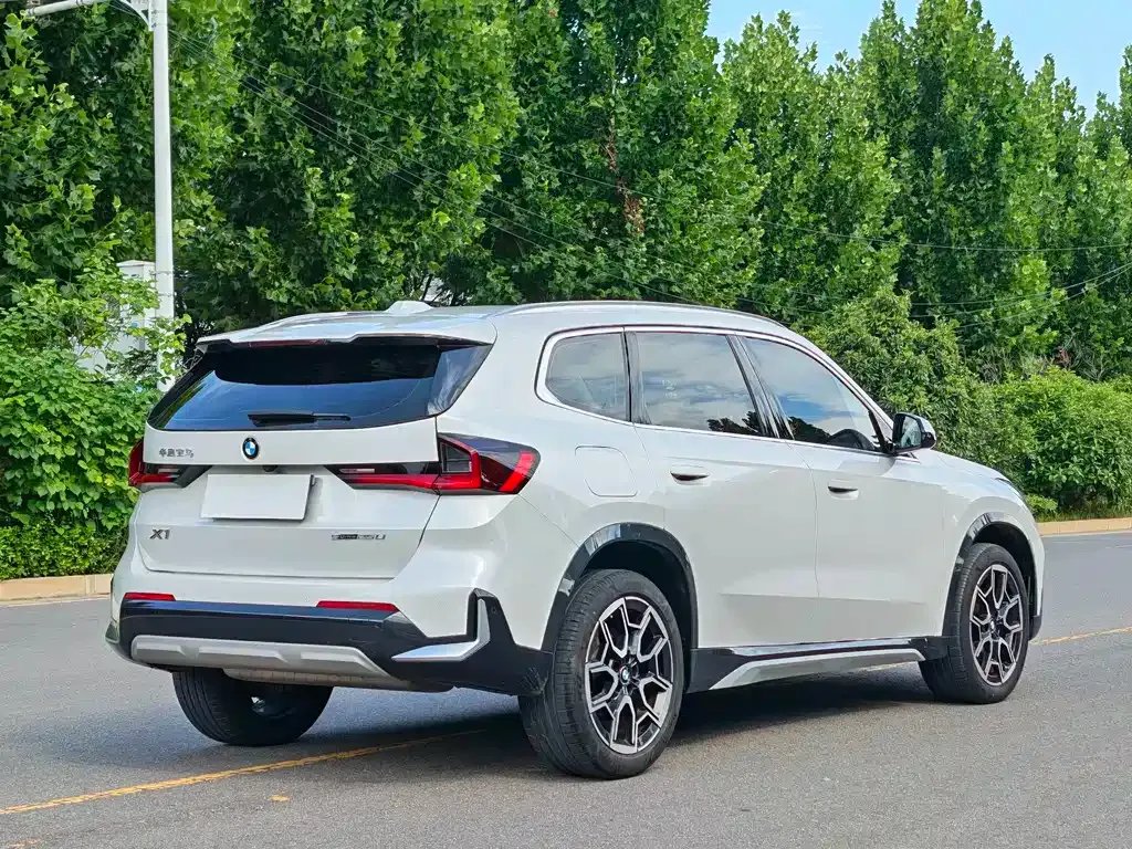 BMW X1 — фото 5