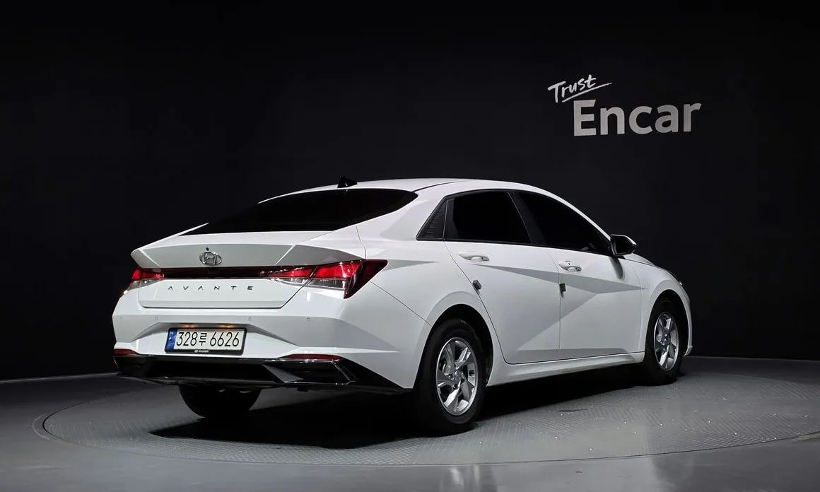 Hyundai AVANTE — фото 3