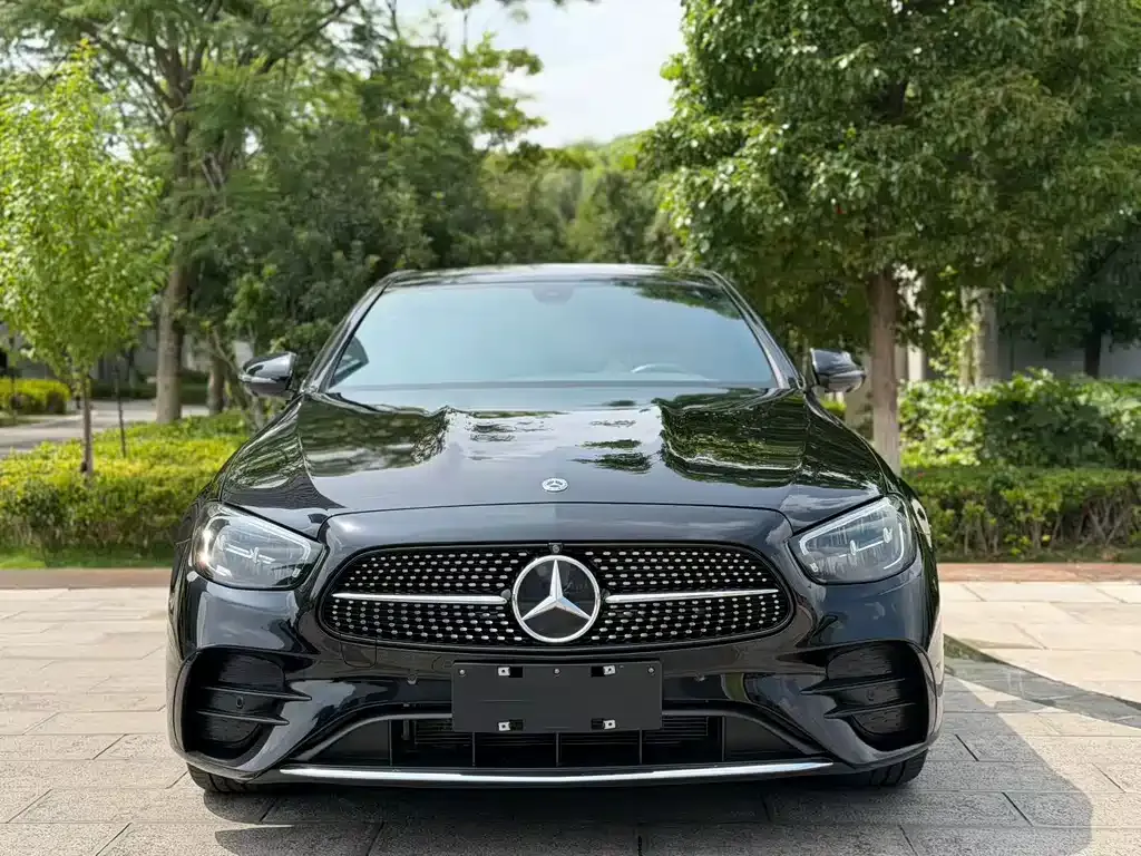 Mercedes-Benz E-Class — фото 4