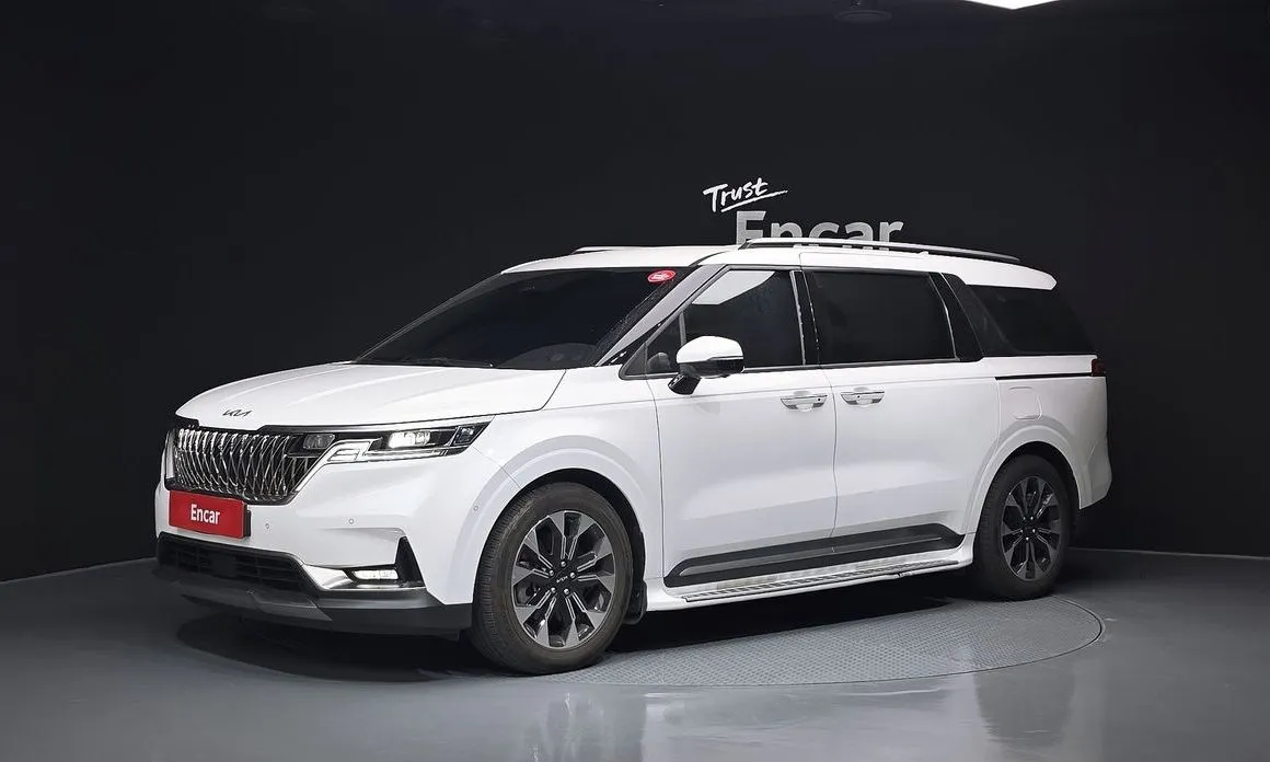 Kia Carnival — фото 1