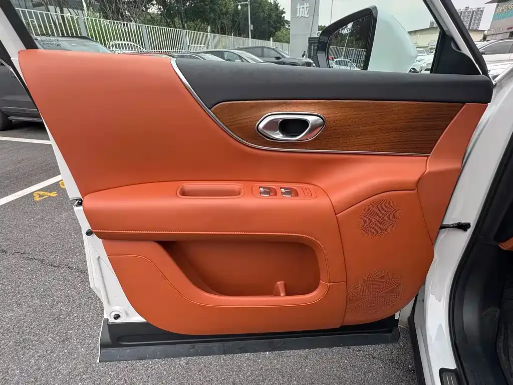 GAC Motor Trumpchi S9 — фото 10