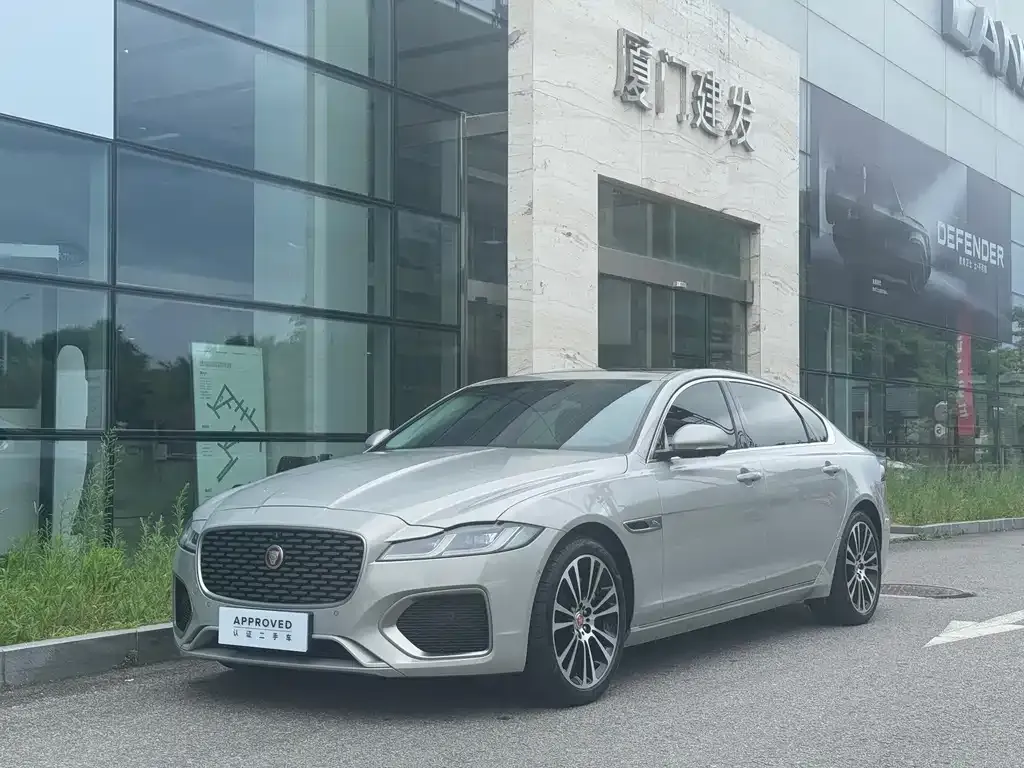 Jaguar XFL — фото 1