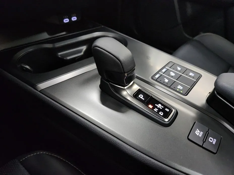 Lexus UX — фото 6