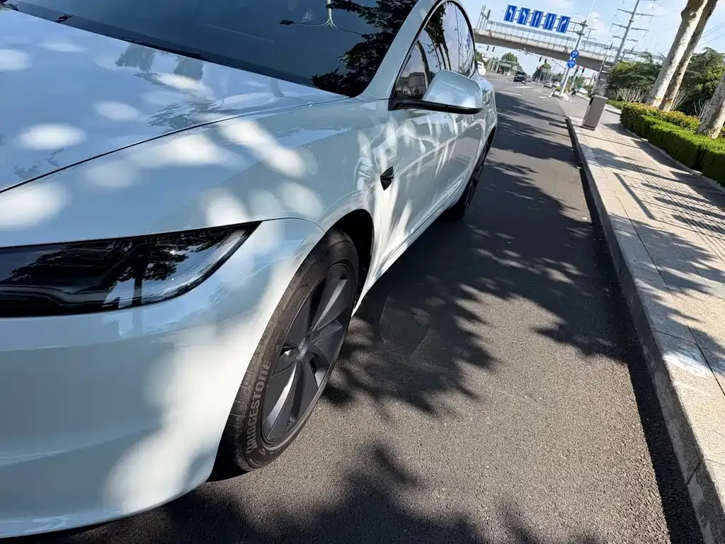 Tesla Model 3 — фото 8