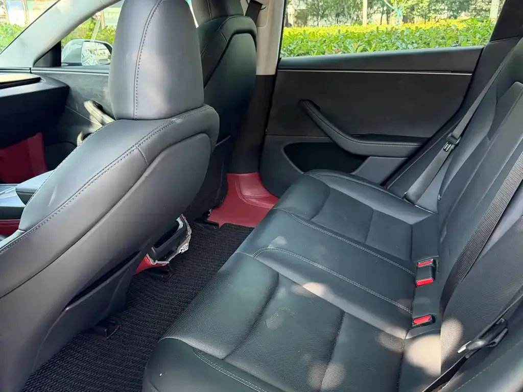 Tesla Model 3 — фото 6