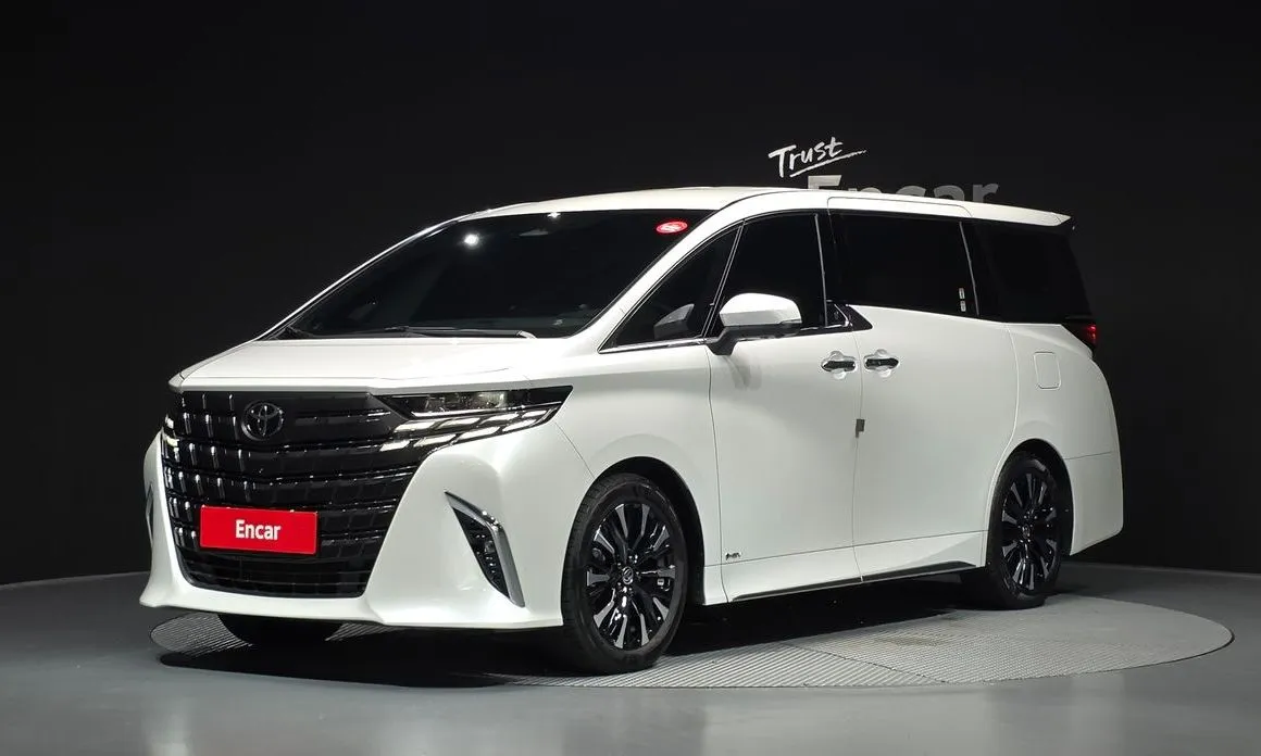 Toyota Alphard — фото 1