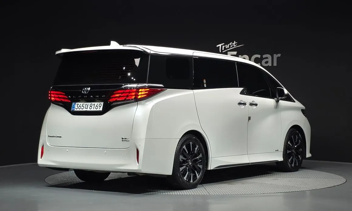 Toyota Alphard — фото 8