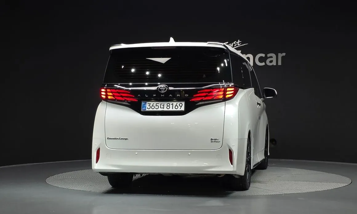 Toyota Alphard — фото 6