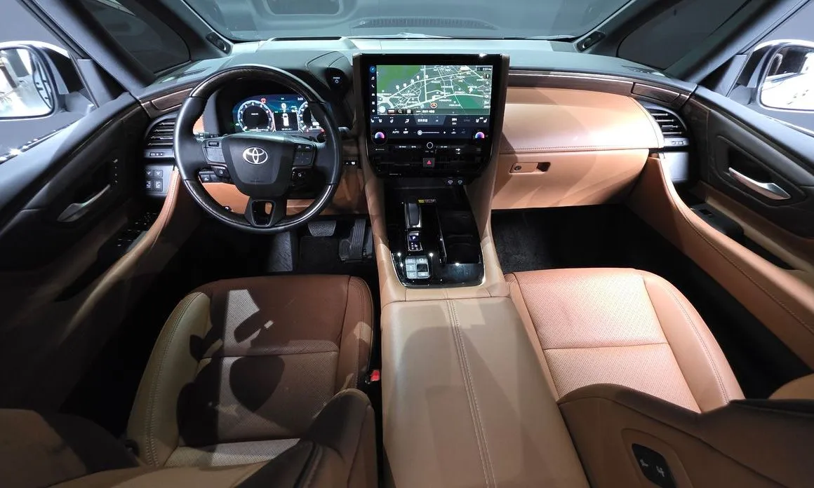 Toyota Alphard — фото 7