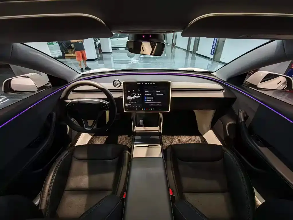 Tesla Model 3 — фото 9