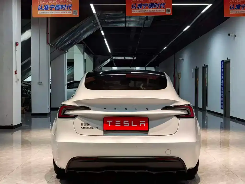 Tesla Model 3 — фото 4